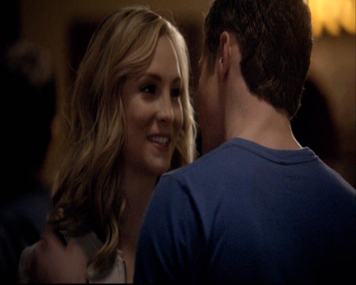 VampireDiariesWorld-dot-org_2x20TheLastDay0331.jpg