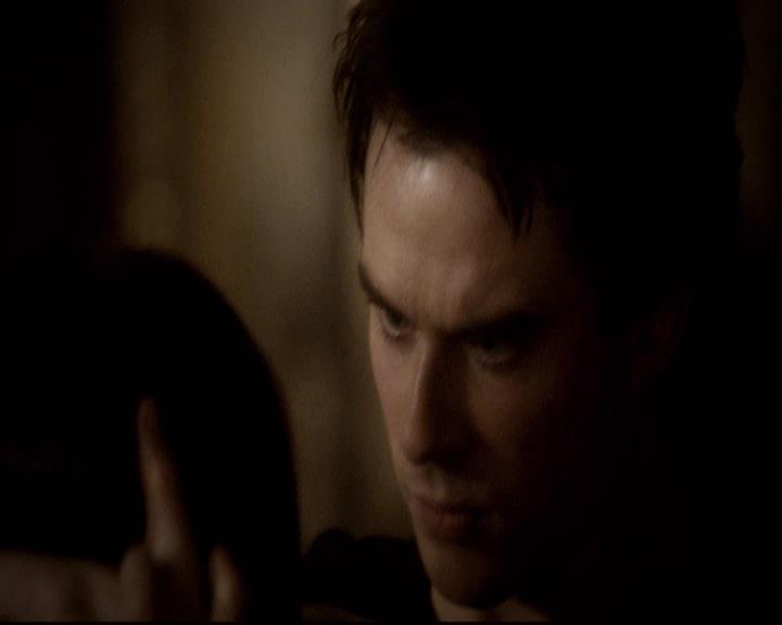 VampireDiariesWorld-dot-org_2x20TheLastDay0511.jpg