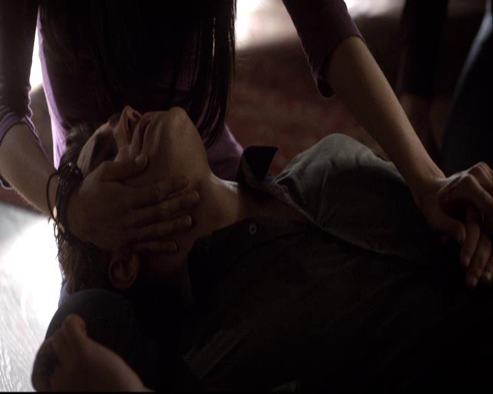 VampireDiariesWorld-dot-org_2x20TheLastDay0595.jpg