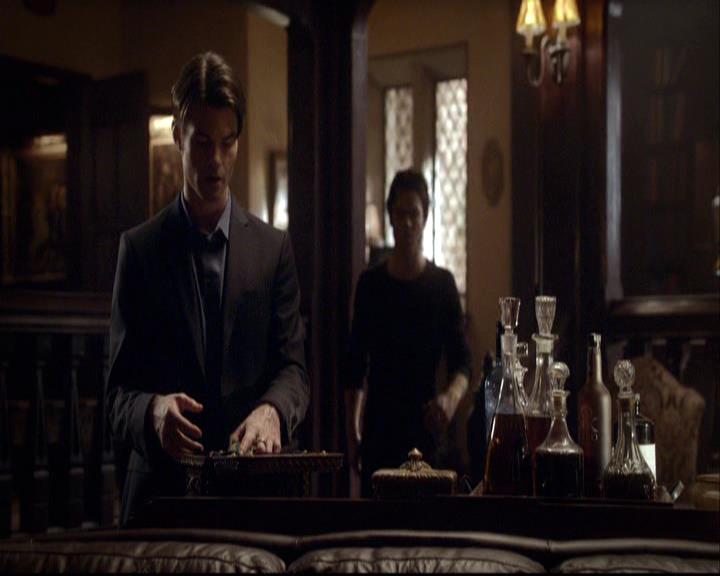 VampireDiariesWorld-dot-org_2x20TheLastDay0600.jpg