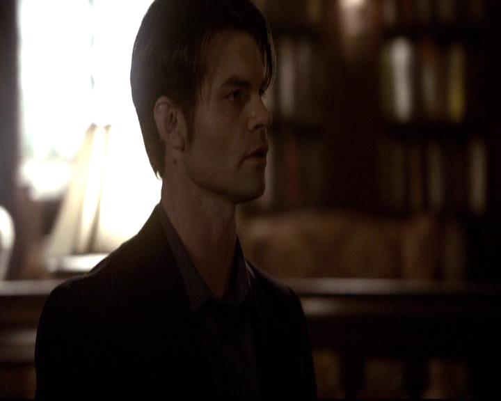 VampireDiariesWorld-dot-org_2x20TheLastDay0615.jpg