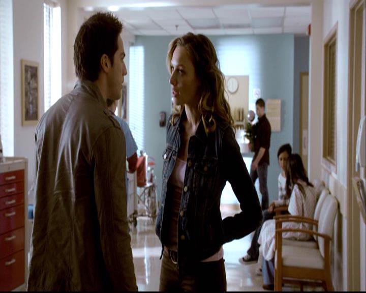 VampireDiariesWorld-dot-org_2x20TheLastDay0732.jpg