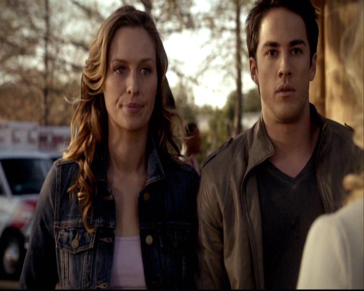 VampireDiariesWorld-dot-org_2x20TheLastDay0751.jpg