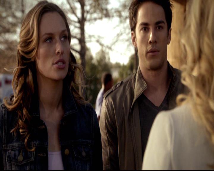 VampireDiariesWorld-dot-org_2x20TheLastDay0755.jpg