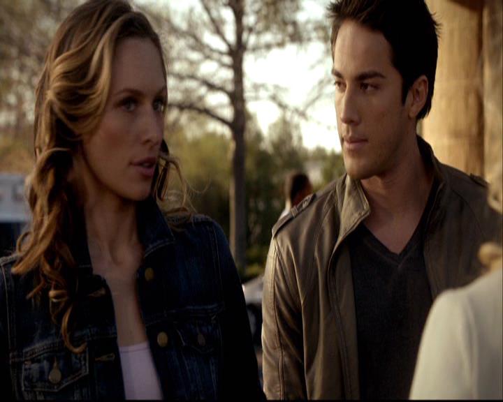 VampireDiariesWorld-dot-org_2x20TheLastDay0758.jpg