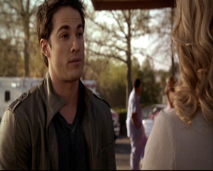 VampireDiariesWorld-dot-org_2x20TheLastDay0771.jpg