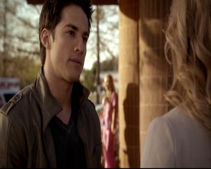 VampireDiariesWorld-dot-org_2x20TheLastDay0789.jpg