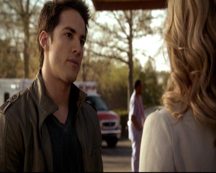 VampireDiariesWorld-dot-org_2x20TheLastDay0796.jpg