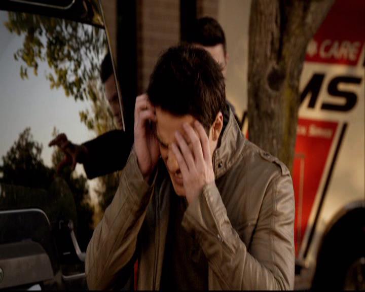 VampireDiariesWorld-dot-org_2x20TheLastDay0828.jpg