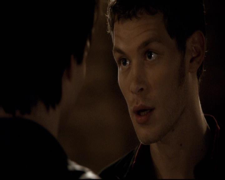 VampireDiariesWorld-dot-org_2x20TheLastDay0919.jpg