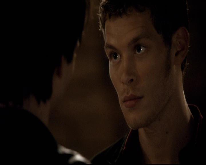 VampireDiariesWorld-dot-org_2x20TheLastDay0920.jpg