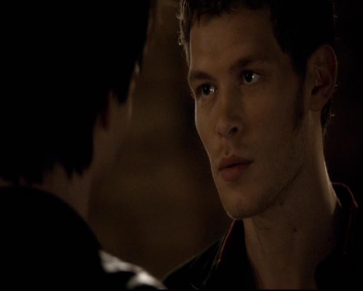 VampireDiariesWorld-dot-org_2x20TheLastDay0921.jpg