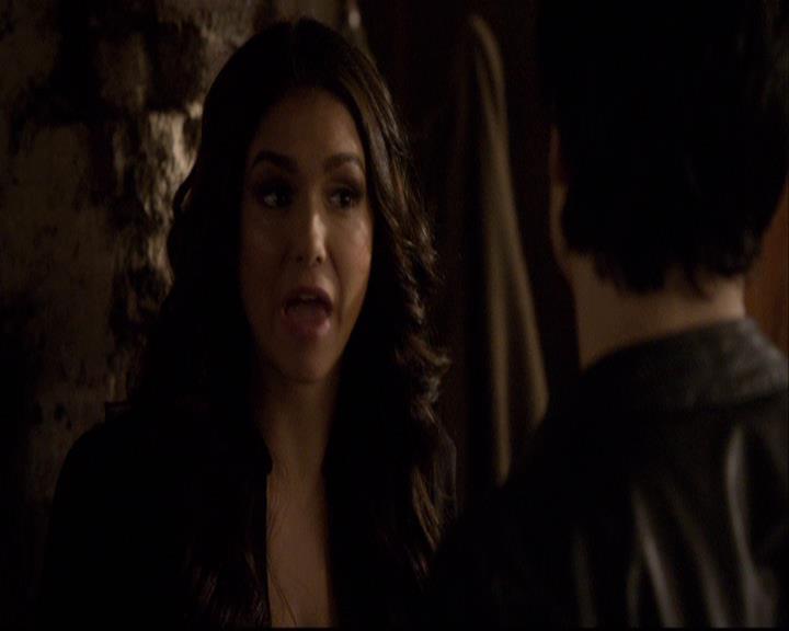 VampireDiariesWorld-dot-org_2x20TheLastDay1103.jpg