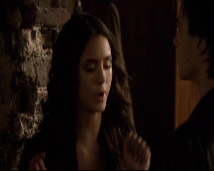 VampireDiariesWorld-dot-org_2x20TheLastDay1106.jpg