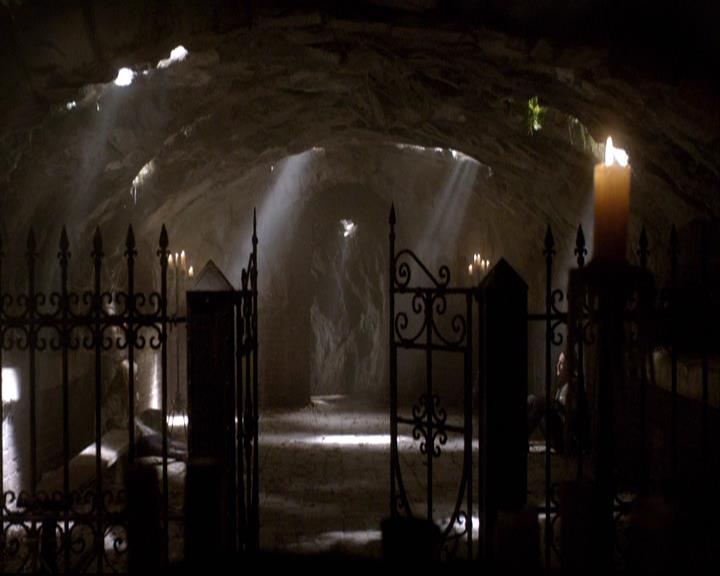 VampireDiariesWorld-dot-org_2x20TheLastDay1170.jpg