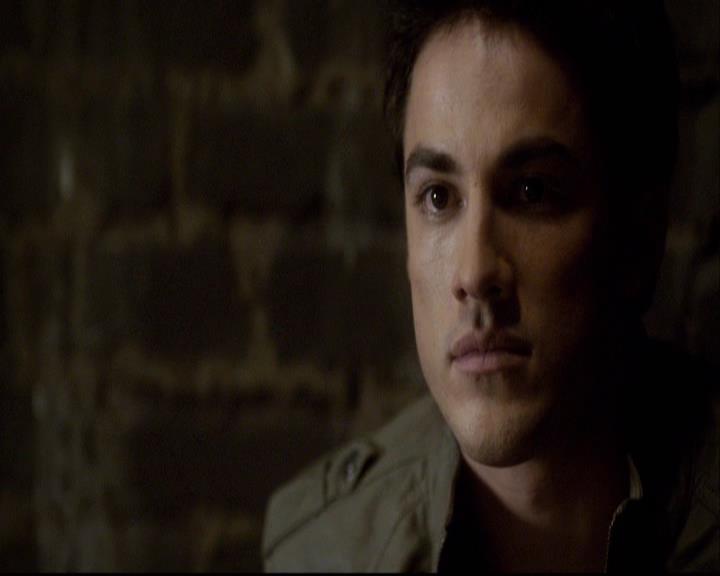 VampireDiariesWorld-dot-org_2x20TheLastDay1190.jpg