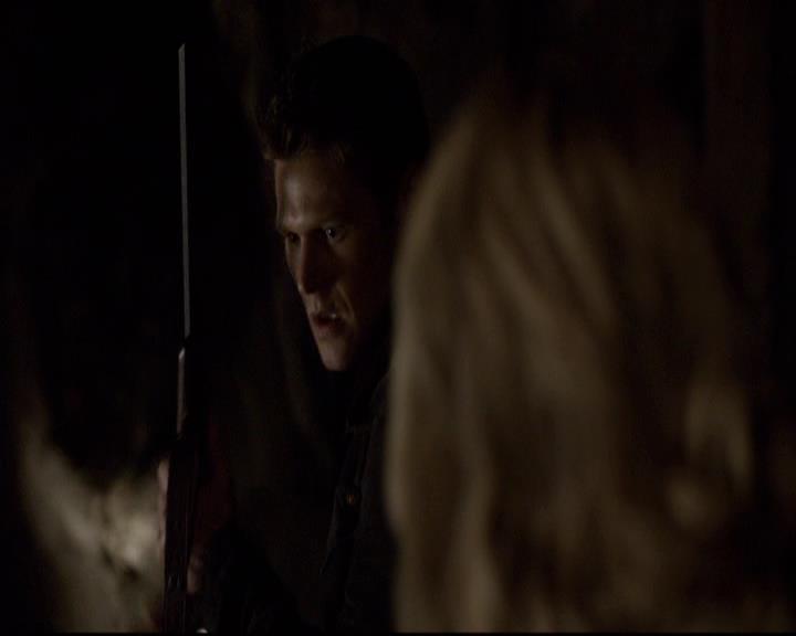 VampireDiariesWorld-dot-org_2x21TheSunAlsoRises0037.jpg