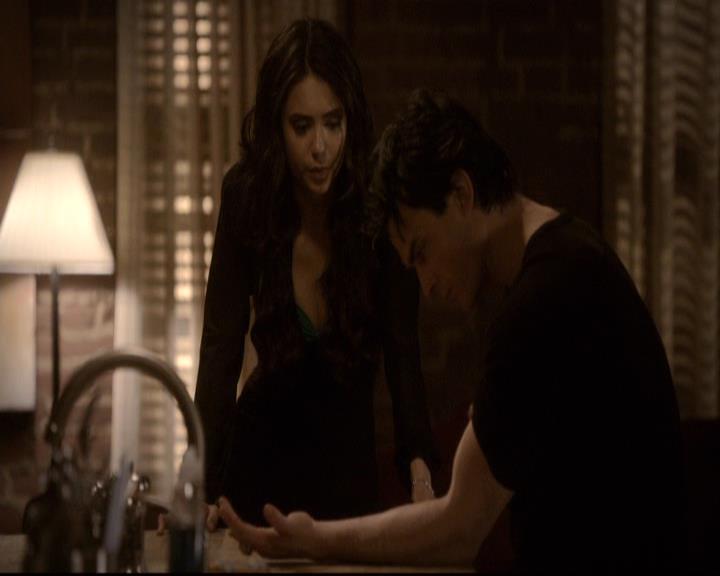 VampireDiariesWorld-dot-org_2x21TheSunAlsoRises0041.jpg