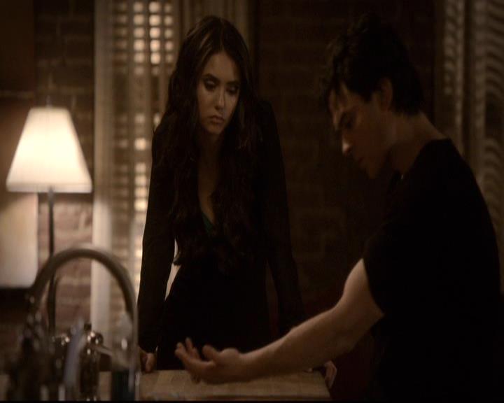 VampireDiariesWorld-dot-org_2x21TheSunAlsoRises0045.jpg