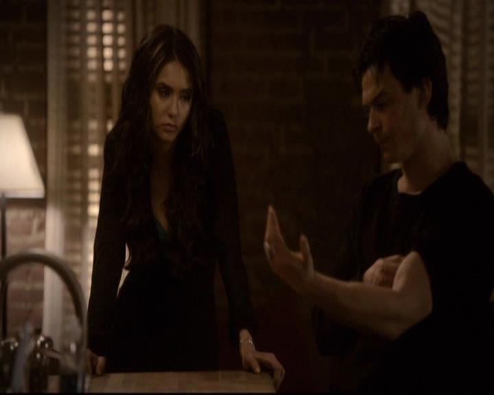 VampireDiariesWorld-dot-org_2x21TheSunAlsoRises0046.jpg