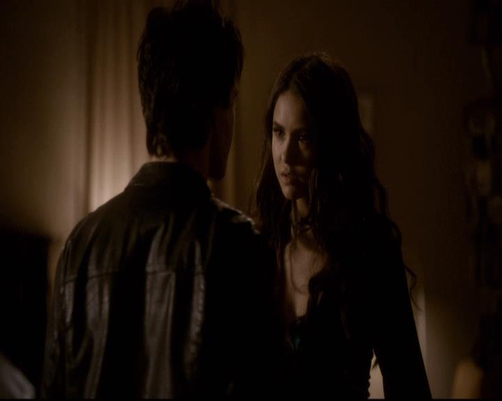 VampireDiariesWorld-dot-org_2x21TheSunAlsoRises0070.jpg