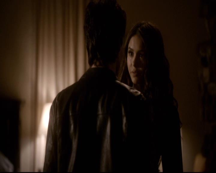 VampireDiariesWorld-dot-org_2x21TheSunAlsoRises0071.jpg