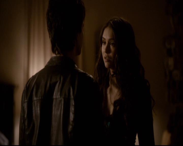 VampireDiariesWorld-dot-org_2x21TheSunAlsoRises0072.jpg