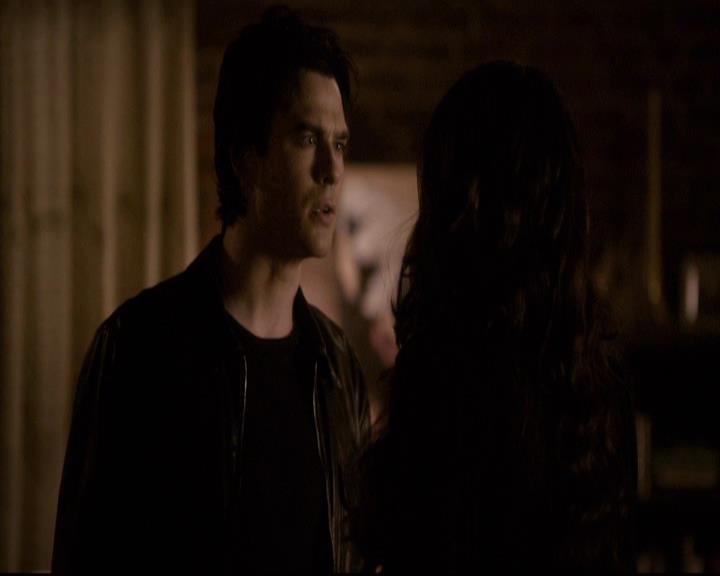 VampireDiariesWorld-dot-org_2x21TheSunAlsoRises0090.jpg