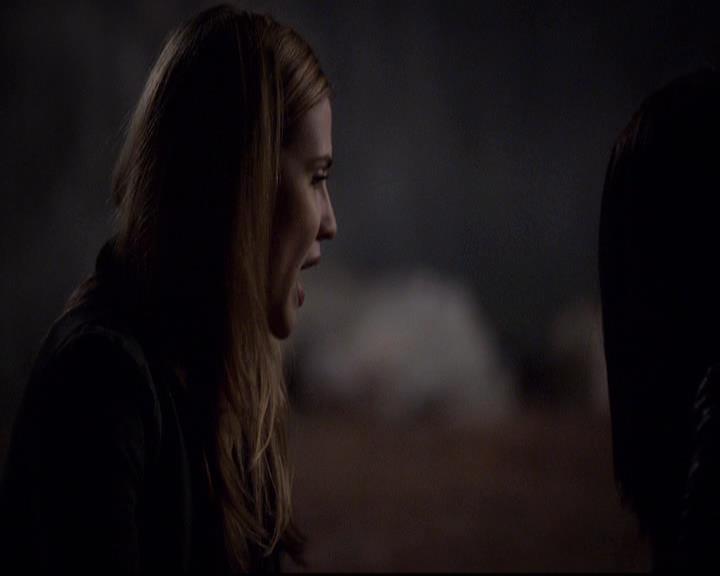 VampireDiariesWorld-dot-org_2x21TheSunAlsoRises0153.jpg