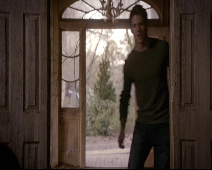 VampireDiariesWorld-dot-org_2x21TheSunAlsoRises1746.jpg