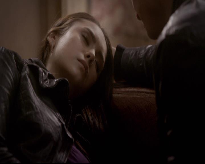 VampireDiariesWorld-dot-org_2x21TheSunAlsoRises1790.jpg