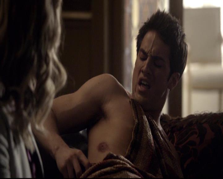 VampireDiariesWorld-dot-org_2x21TheSunAlsoRises1836.jpg