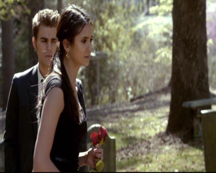 VampireDiariesWorld-dot-org_2x21TheSunAlsoRises2102.jpg