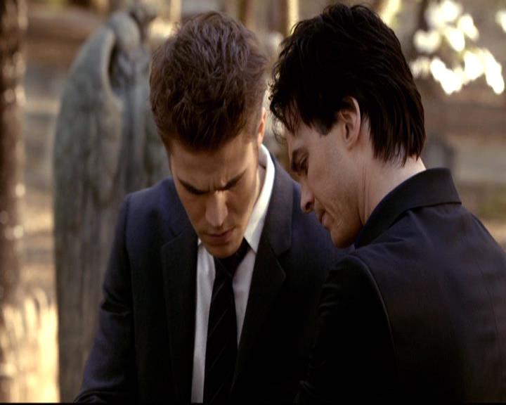 VampireDiariesWorld-dot-org_2x21TheSunAlsoRises2208.jpg