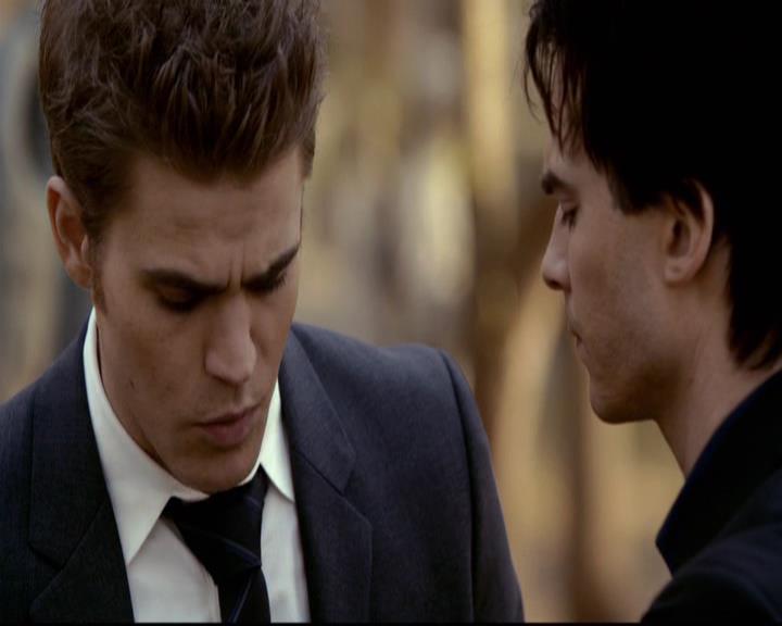 VampireDiariesWorld-dot-org_2x21TheSunAlsoRises2216.jpg