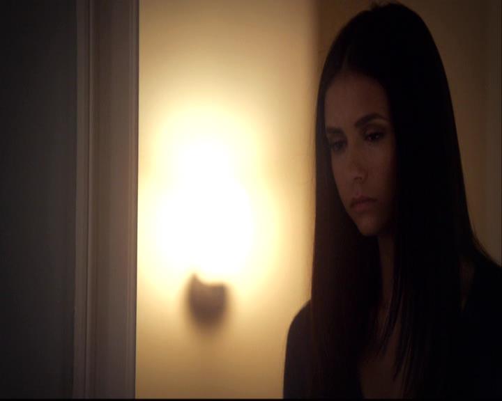 VampireDiariesWorld-dot-org_2x22AsILayDying0030.jpg