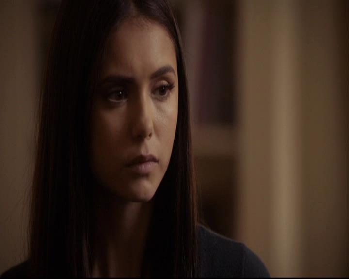 VampireDiariesWorld-dot-org_2x22AsILayDying0054.jpg