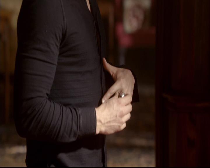 VampireDiariesWorld-dot-org_2x22AsILayDying0138.jpg