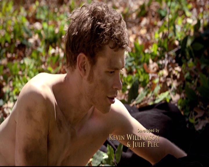 VampireDiariesWorld-dot-org_2x22AsILayDying0218.jpg