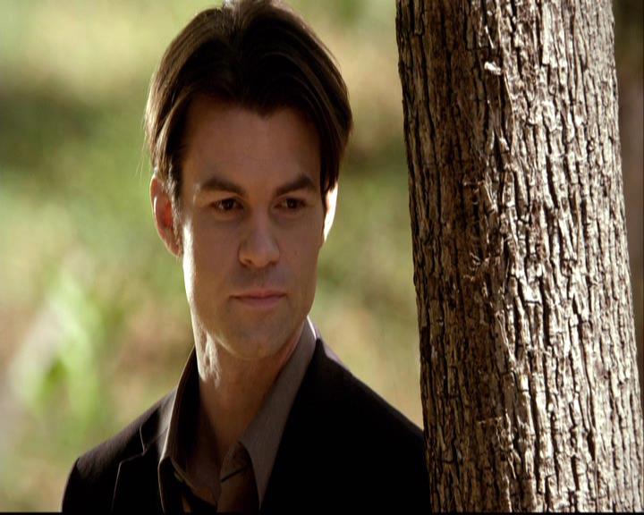 VampireDiariesWorld-dot-org_2x22AsILayDying0221.jpg