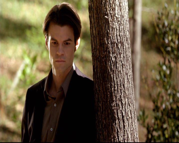 VampireDiariesWorld-dot-org_2x22AsILayDying0226.jpg