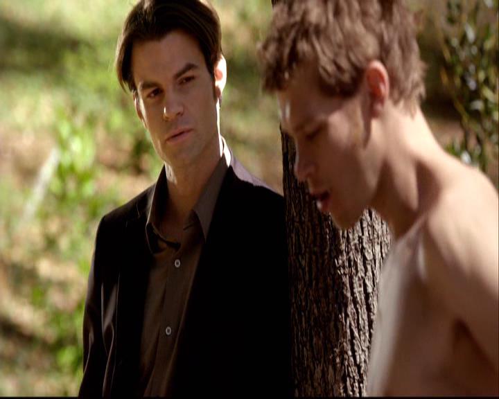 VampireDiariesWorld-dot-org_2x22AsILayDying0233.jpg