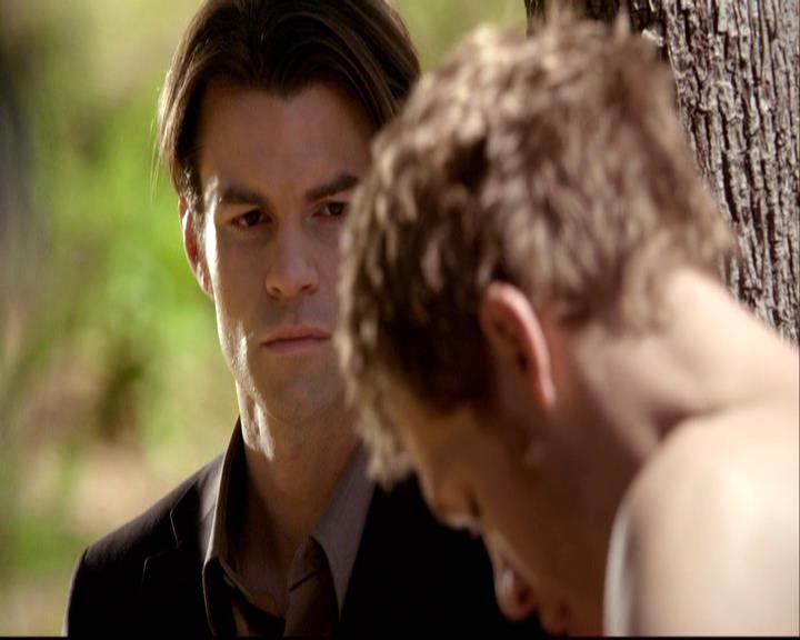 VampireDiariesWorld-dot-org_2x22AsILayDying0238.jpg