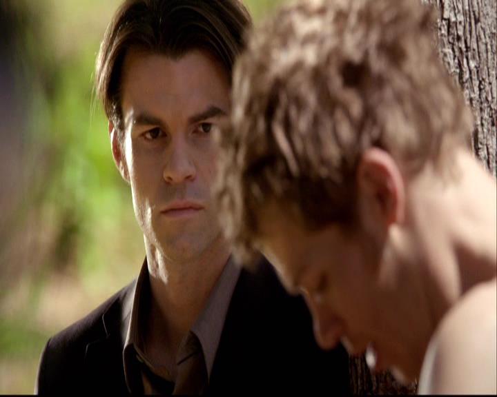 VampireDiariesWorld-dot-org_2x22AsILayDying0239.jpg