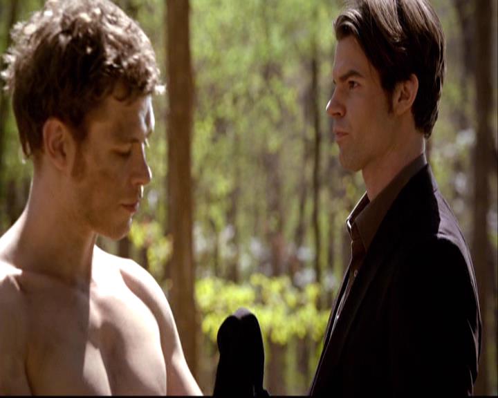 VampireDiariesWorld-dot-org_2x22AsILayDying0260.jpg