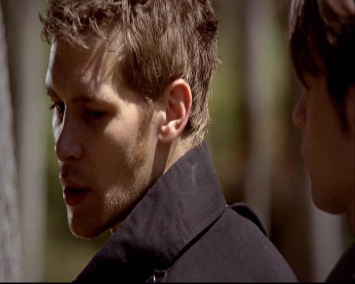 VampireDiariesWorld-dot-org_2x22AsILayDying0275.jpg