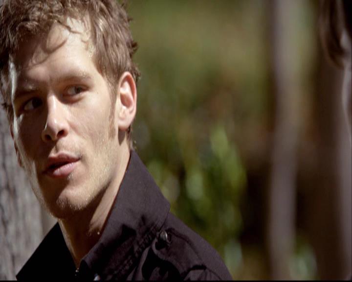 VampireDiariesWorld-dot-org_2x22AsILayDying0290.jpg