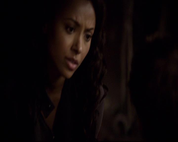 VampireDiariesWorld-dot-org_2x22AsILayDying0408.jpg