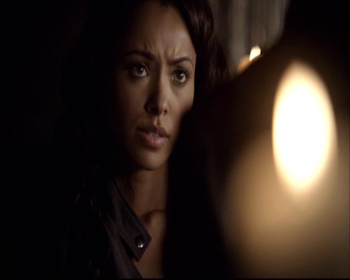 VampireDiariesWorld-dot-org_2x22AsILayDying0410.jpg