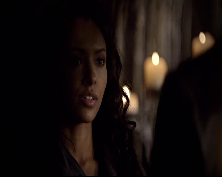 VampireDiariesWorld-dot-org_2x22AsILayDying0438.jpg